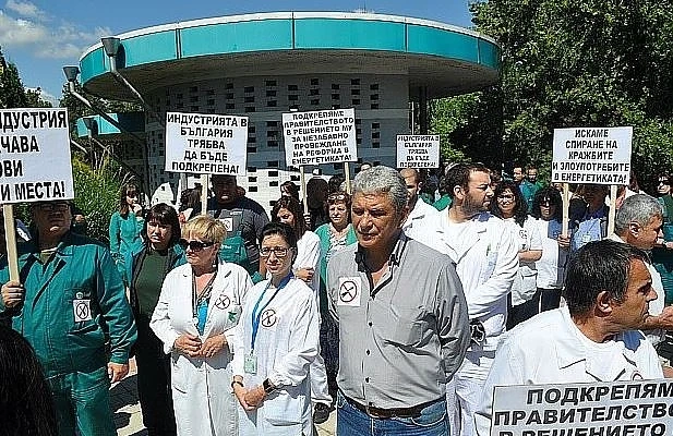 Над 1100 фирми в 50 града се включиха в протеста на бизнеса заради скъпия ток