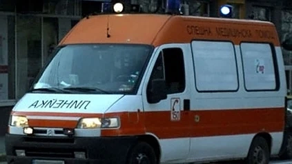 Мъж си преряза гърлото с бутилка