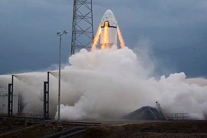 Космическа ракета се взриви 3 минути след излитането 