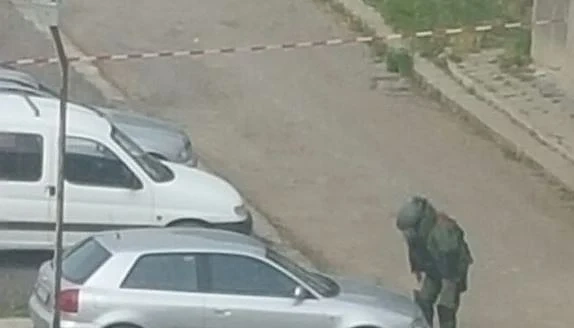 Обезвредиха граната под автомобил в кв. „Обеля”
