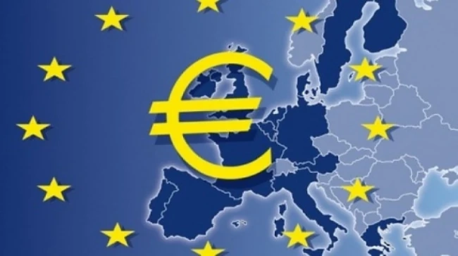 Европа изчаква резултата от референдума в Гърция преди нови преговори