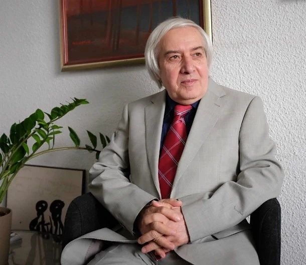 Родители на ученици със слаби оценки на бунт срещу Тео