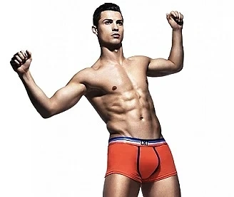 Новата колекция бельо CR7 на Роналдо вече и у нас (СНИМКИ)