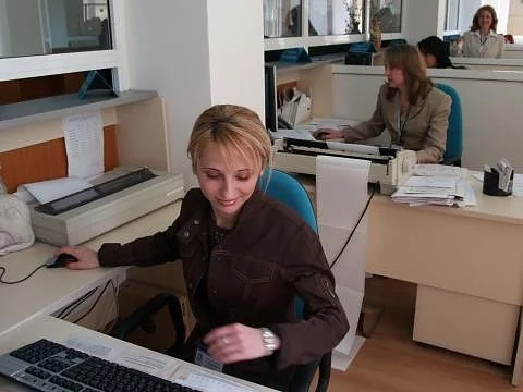 Кабинетът започва подмяна на държавната администрация