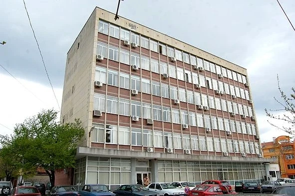 Две жени се млатиха в НАП Сливен