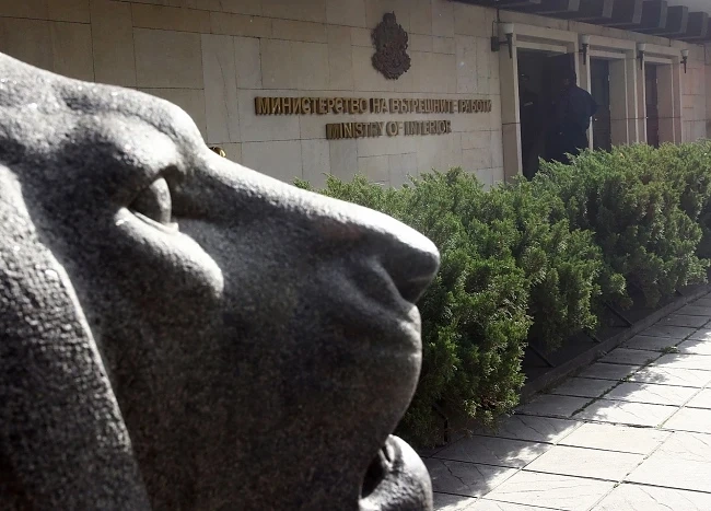 Министерствата на вътрешните работи, отбраната и правосъдието с най-голям дефицит