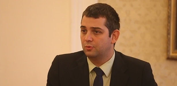 Два часа издирват депутат на Кунева 