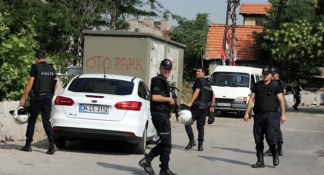 Мъж стреля по туристи в Бодрум