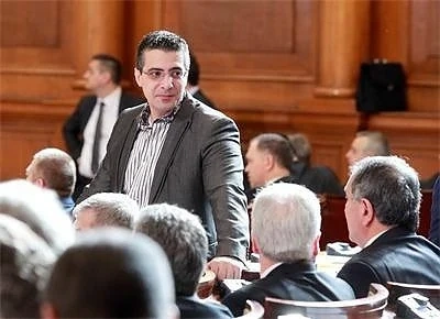 Петима депутати напускат БДЦ