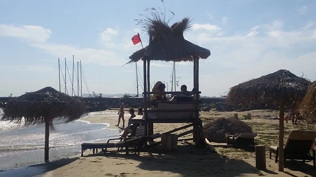 Бурно море и мъртво вълнение на Свети Влас (снимки)