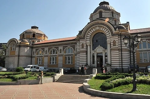 Нов опит Централната баня да стане спа център