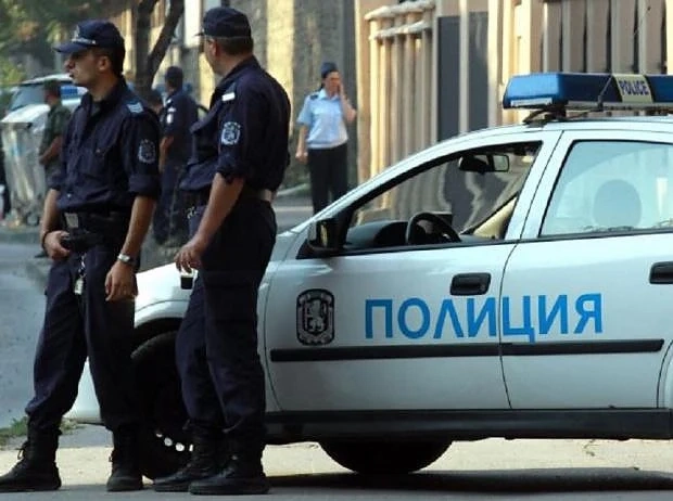 Полицаи влизат в трафика за да всяват респект
