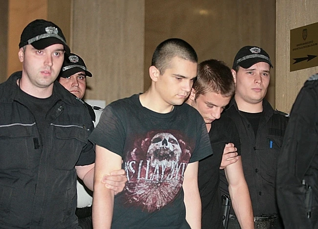 Патрик Първев, единият от биячите на Еци, остава в ареста