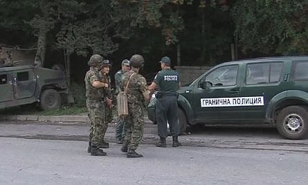 Задържаха петима косовари на влизане в България