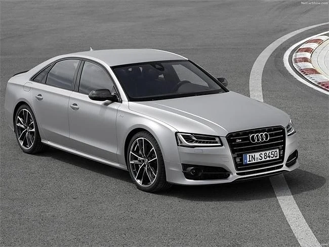 Представянето на Audi S8