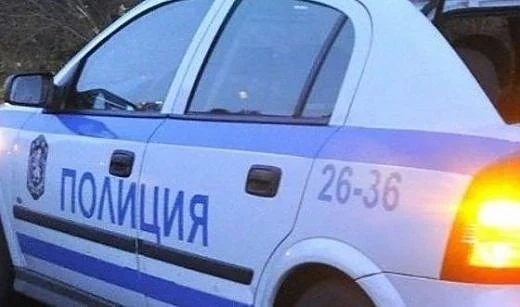 Фалшив полицай спирал автомобили