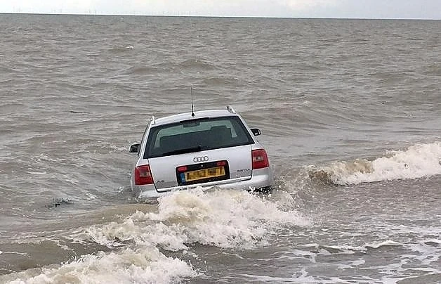 Не паркирайте близо до морето!