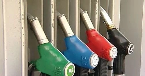 Голяма верига бензиностанции продавала бензин, в който има едва 30% бензин