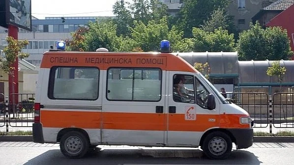Варненец почина на улицата, докато продава орехи