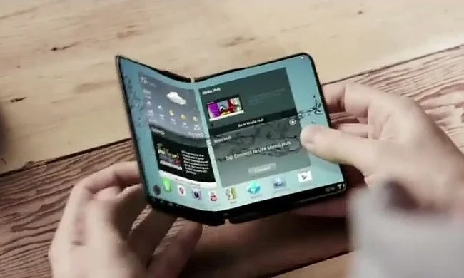 Samsung показва смартфон със сгъваем дисплей през януари?