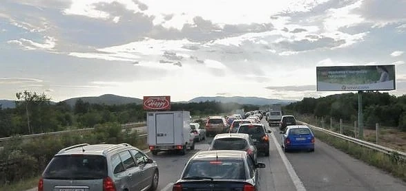 Километрична опашка от коли на ГКПП Кулата в посока Гърция