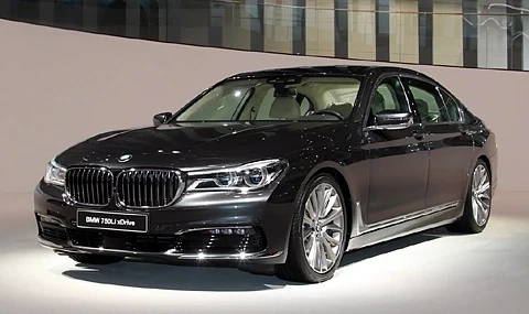 Новото BMW 7er паркира самостоятелно и вижда дупките по пътя