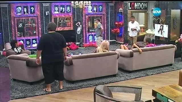 Тази вечер един от \
