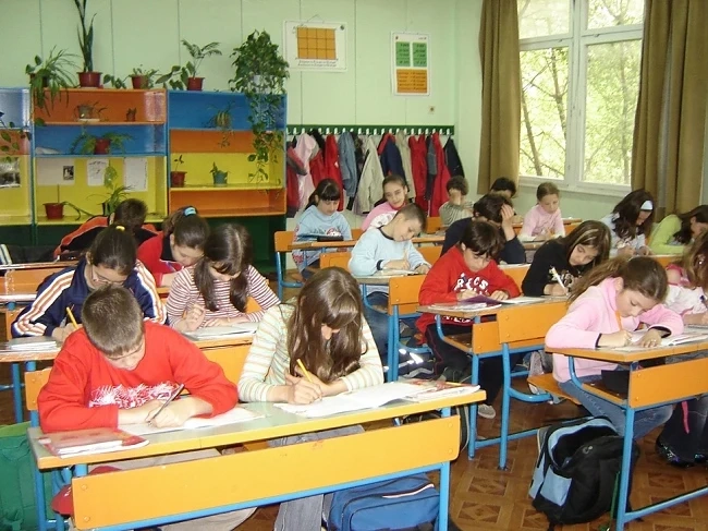 Гласуват новия Закон за училищното образование