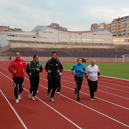 Цветанов пробва най-новата лекоатлетическа писта в България 
