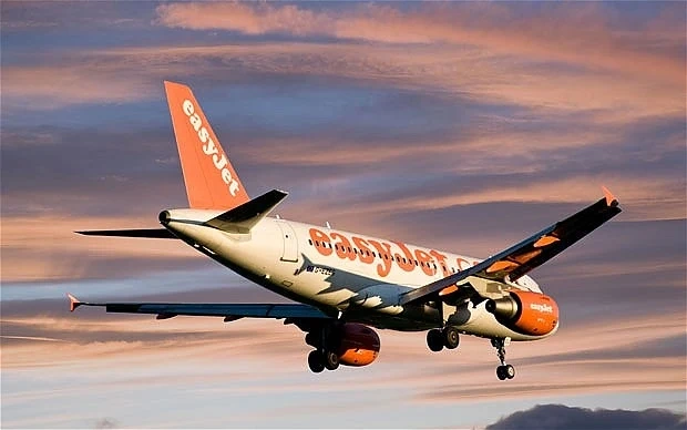 Самолет на Easyjet се приземил аварийно във Венеция, пилотът загубил съзнание