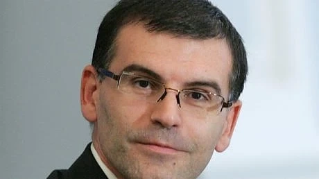 Дянков: Парите за изтребителите да отидат за заплати на учителите