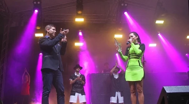 Хитовата певица Inna е специален гост в Кюстендил