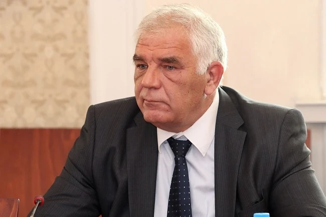 Фирми дават на прокурор Ваньо Танов
