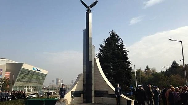 Затварят пътя при Площада на авиацията 