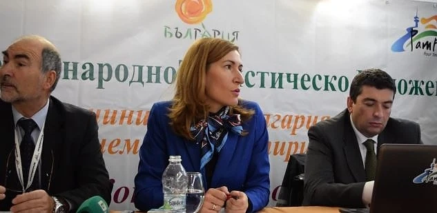 Ангелкова: 8% спад на туристите е отчетен през лятото