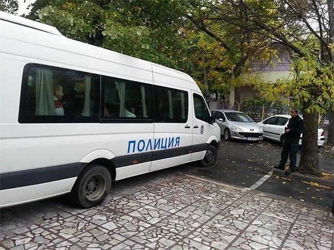 Задържаните край Средец афганистанци са в Бургас, разпитват ги агенти на ДАНС 