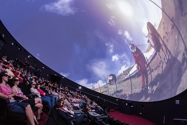 От утре започват безплатни прожекции в новия 3D планетариум в Пловдив