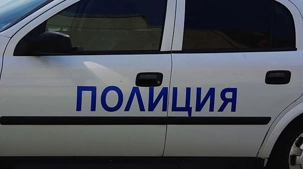 Откриха 16 нелегални афганистанци в изоставена постройка в Бургас 