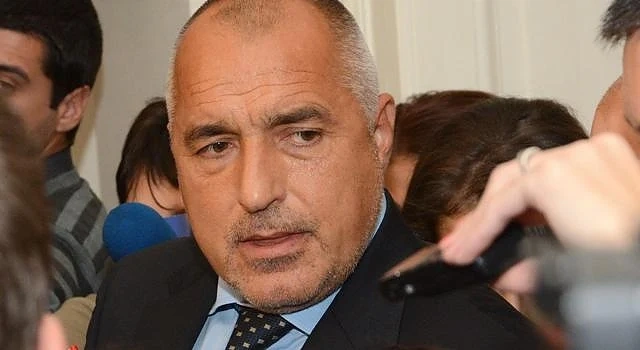 Борисов разпитван час и половина за руския самолет
