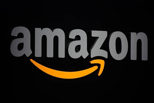 Amazon наема 100 000 допълнителни служители за празниците