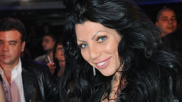 Ето цялата истина за веждите на Катрин Вачева!