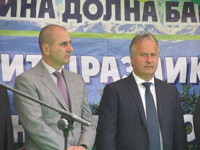 Цветанов откри нов спортен комплекс в Долна Баня