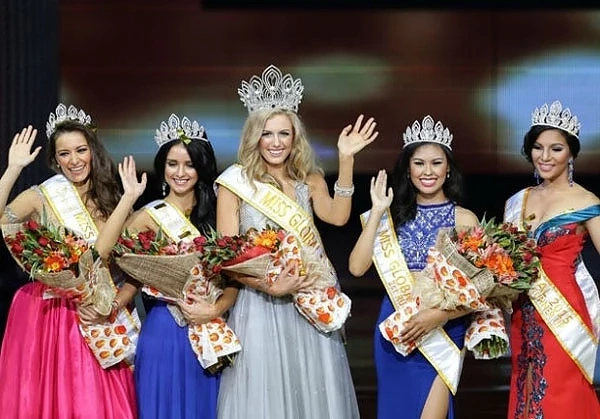 Гери Дончева в топ 5 на Miss Global 2015