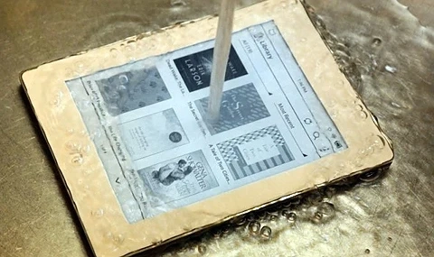 Електронна книга за 130 долара издържа на вода 