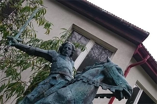 Крал Владислав Варненчик от бронз тръгва за България