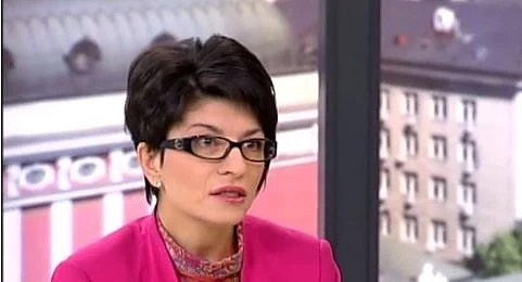 Десислава Атанасова: ЦИК да подаде оставка 