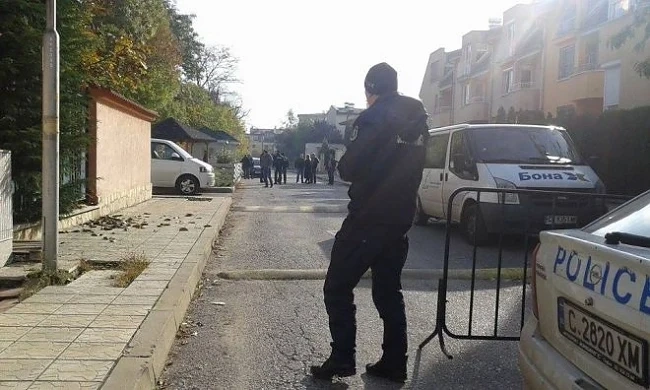 Откриха гранатомета, с който е стреляно по „Мерцедеса” на Алeксей Петров (СНИМКИ)