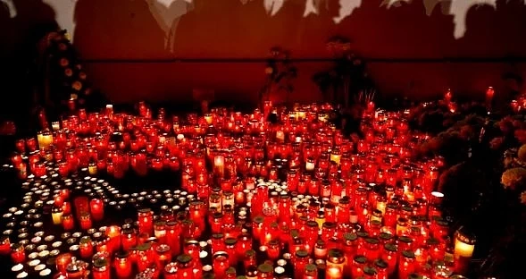 Увеличиха се жертвите на пожара в нощния клуб в Букурещ