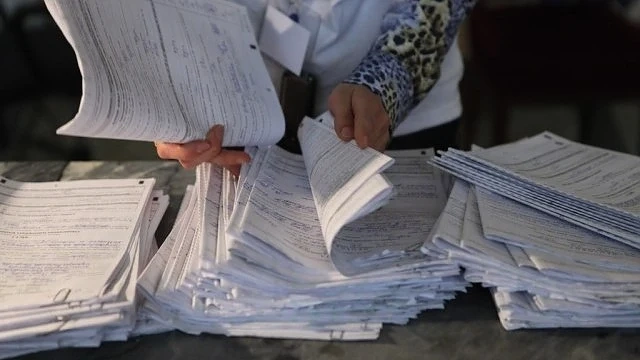 ЦИК все още обработва данните за кметските избори 