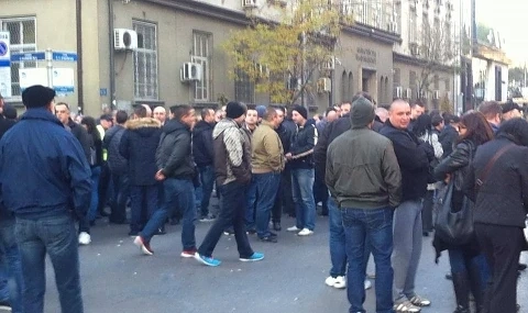 Полицаи стачкуват в цялата страна 